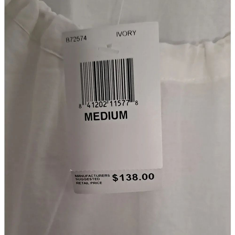 Elegant White Sleeveless Blouse - Picture 4 of 8